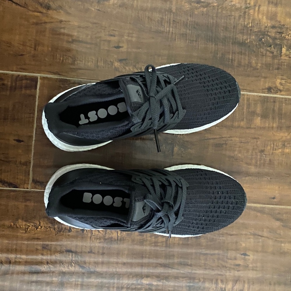 Ultraboost Running Shoe Black, Size 6.5 - Picture 5 of 6